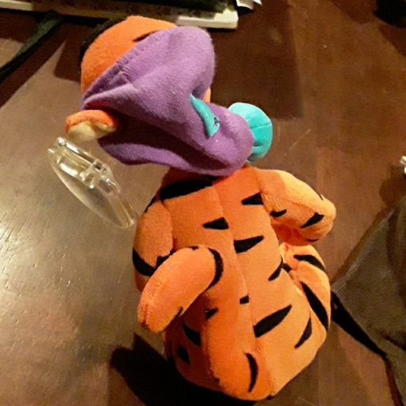 WINNIE  THE  POOH  COLLECTION. - Picture 6 of 8